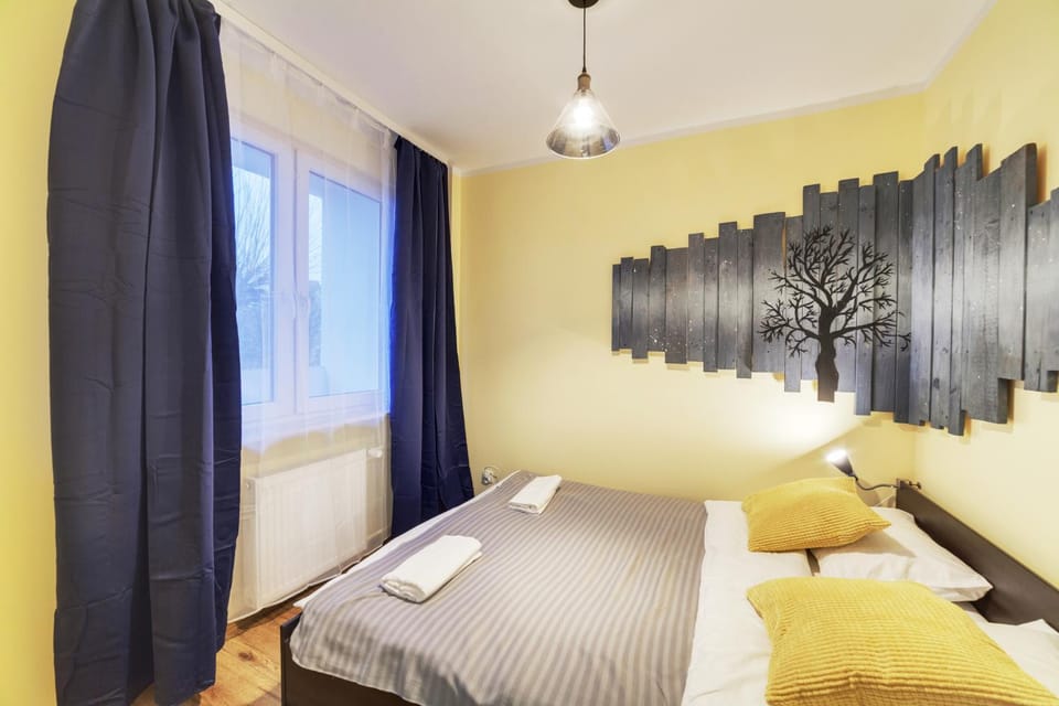 Bed, Photo of the whole room, Decorative detail, Bedroom