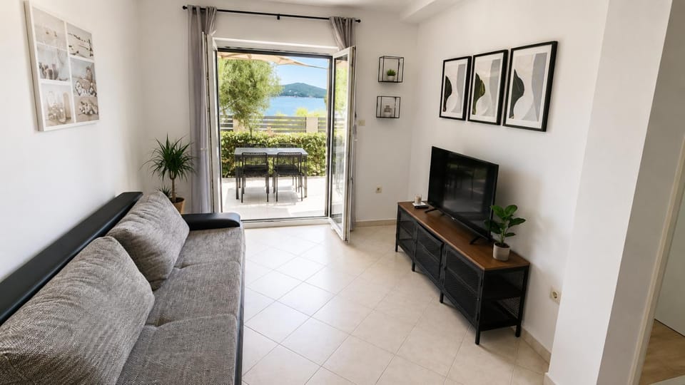 Seaside apartments Polić, Rogoznica Apartment in Šibenik-Knin County, Croatia