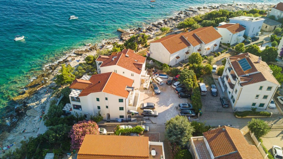 Seaside apartments Polić, Rogoznica Apartment in Šibenik-Knin County, Croatia