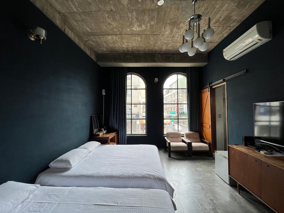 Bed, TV and multimedia, Photo of the whole room, Bedroom, air conditioner