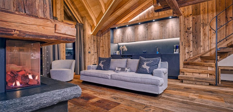 Kitchen or kitchenette, Living room