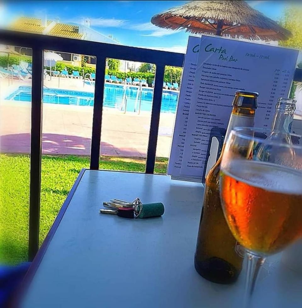 Swimming pool, Swimming pool