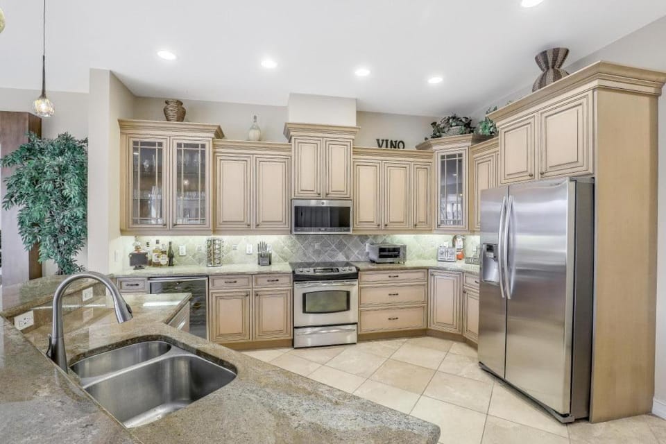 Stunning home with pool, spa and huge waterview House in Marco Island
