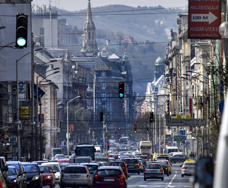 Day, Neighbourhood, City view, Street view, Location, Parking