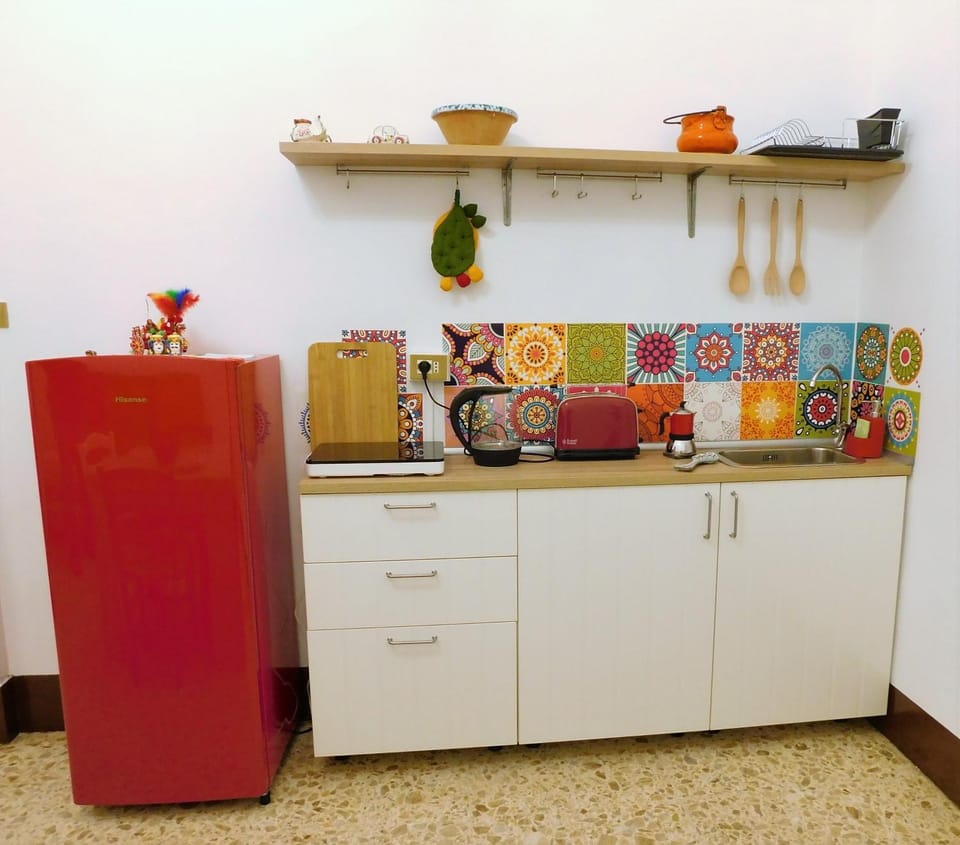 Coffee/tea facilities, Kitchen or kitchenette