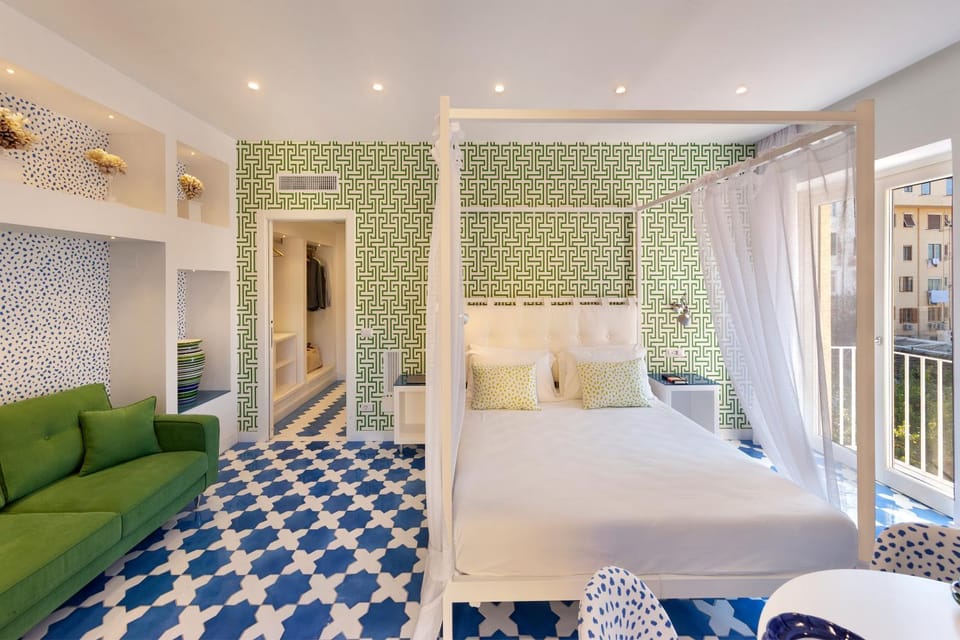 Bed, Photo of the whole room