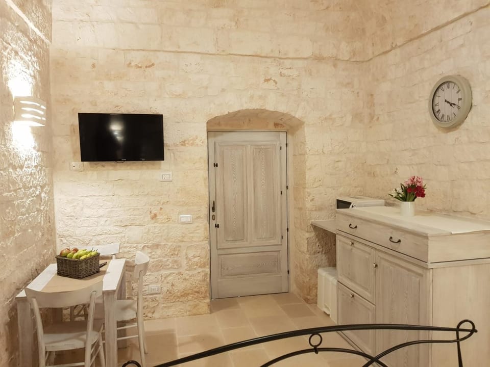 TV and multimedia, Kitchen or kitchenette