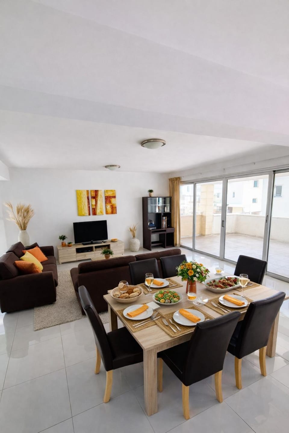 TV and multimedia, Living room, Dining area