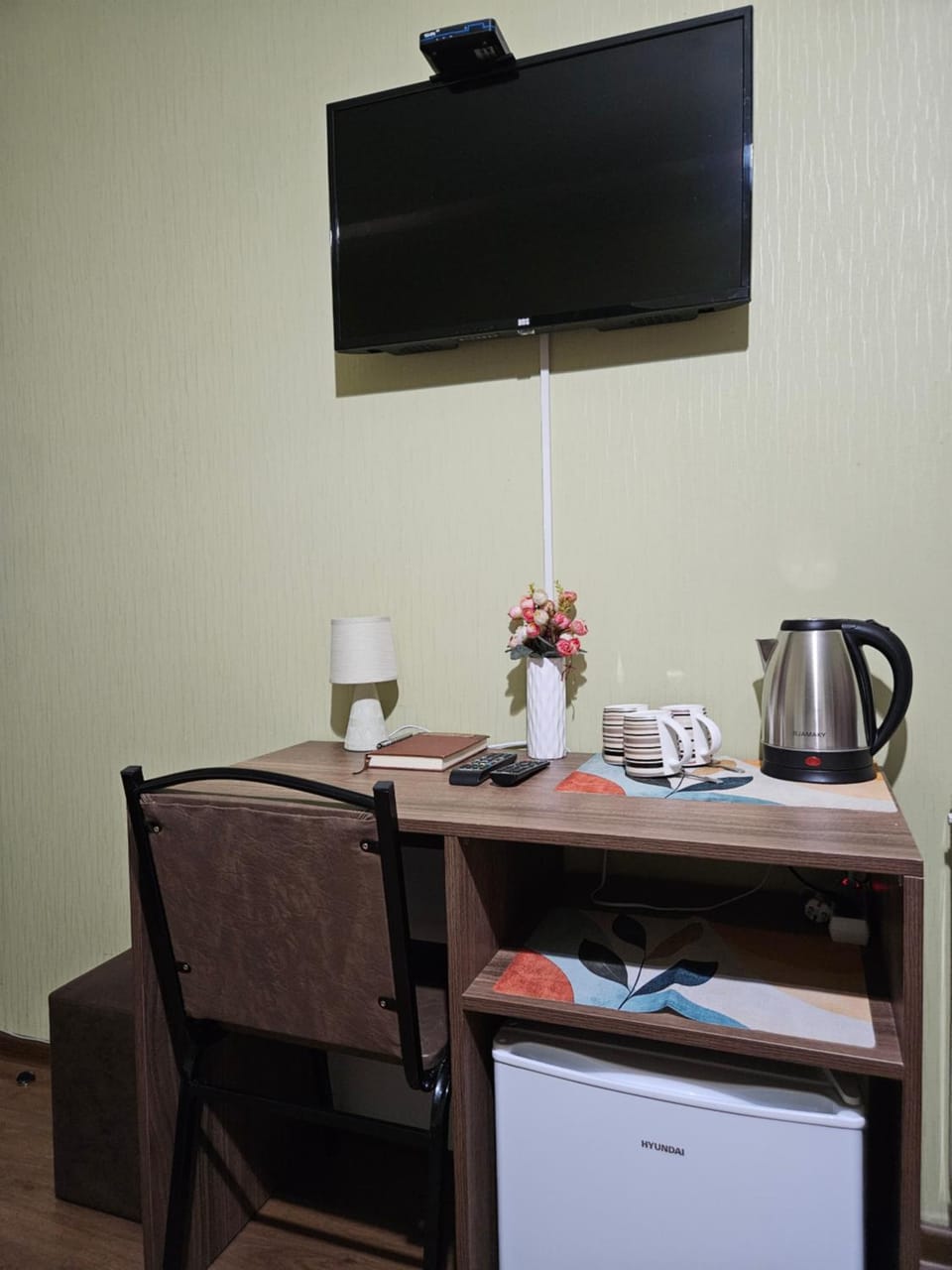 TV and multimedia, Coffee/tea facilities, Dining area, minibar
