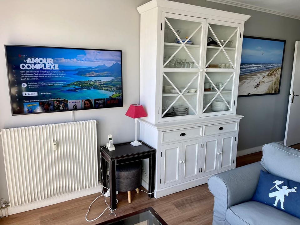 TV and multimedia, Living room, Decorative detail, Seating area, Sea view, dishwasher, heating, internet, internet, pet friendly, pet friendly, washing machine, washing machine
