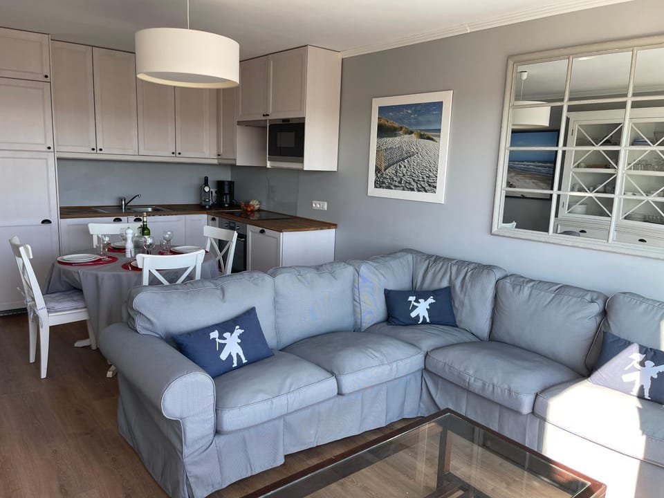 Kitchen or kitchenette, Living room, Seating area, Dining area, internet, pet friendly, storage, stove, kitchen