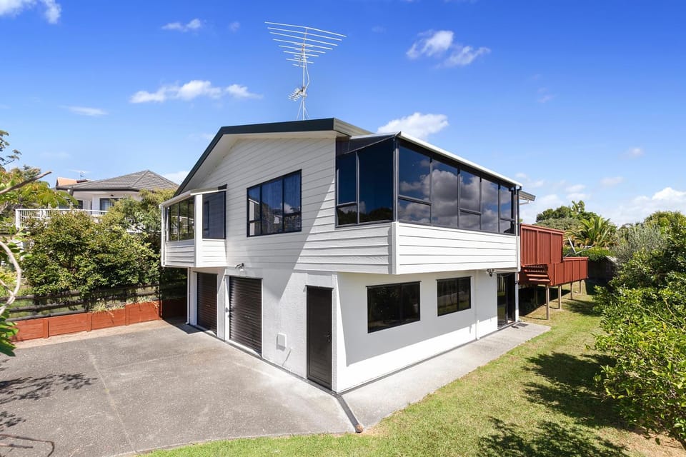 Serene at Snells - Snells Beach Bach House in Auckland Region