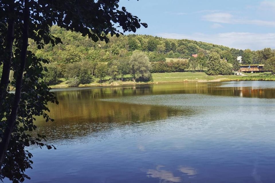 Nearby landmark, Natural landscape
