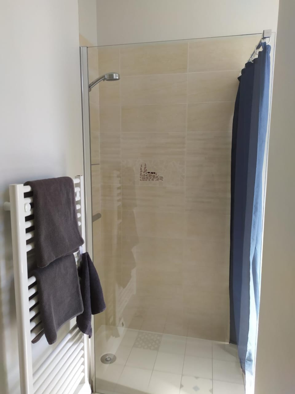 Shower, Bathroom, towels