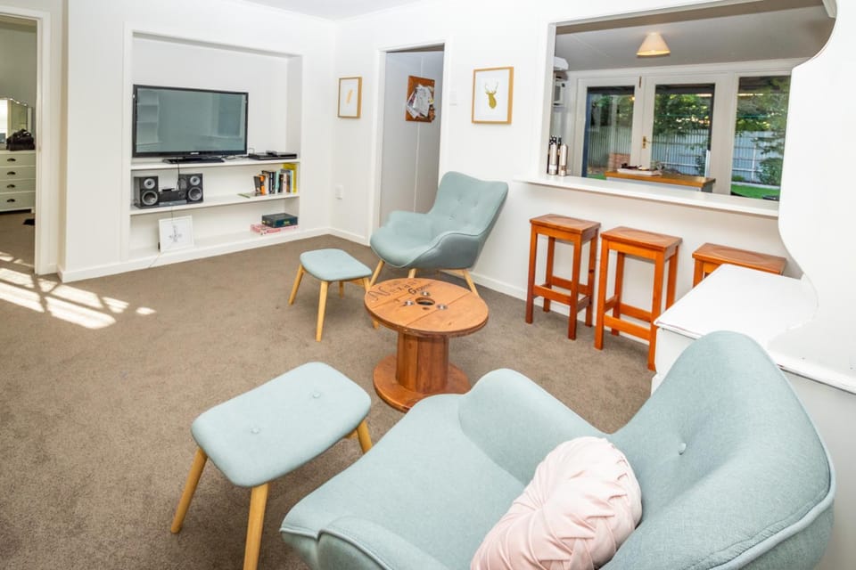 Hop, Skip and Jump to the Lake - Te Anau House House in Te Anau