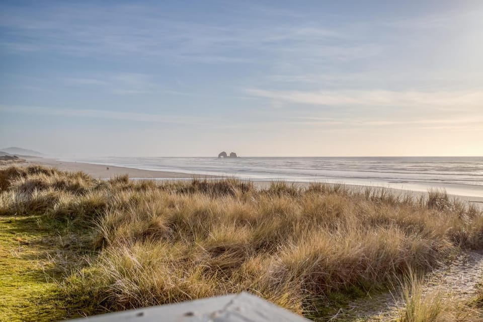 Whale Watcher Condo 1 - Meredith Lodging House in Rockaway Beach