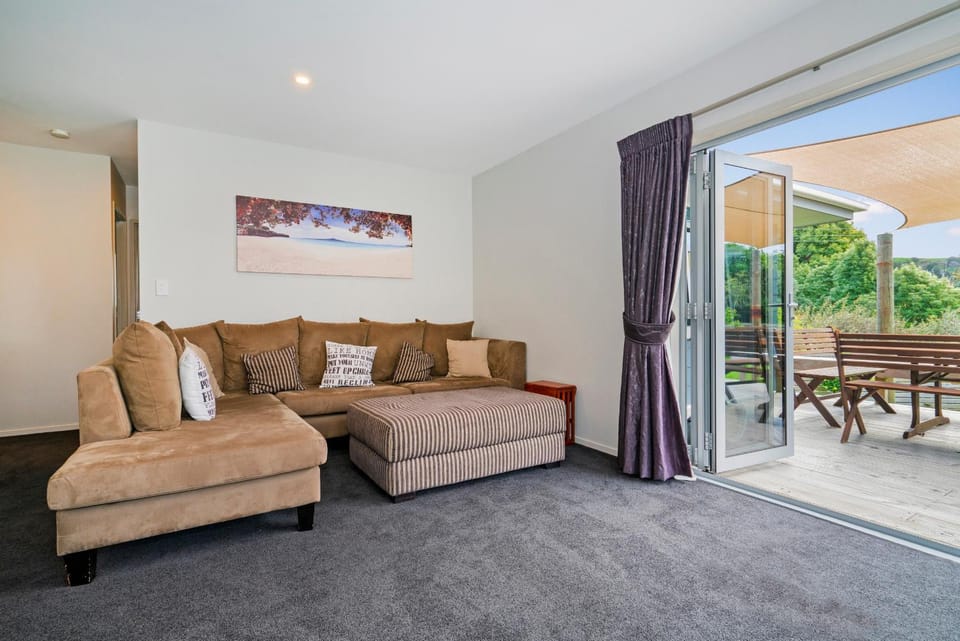 The Blue Rendevous - Whangamata Holiday Home House in Whangamatā