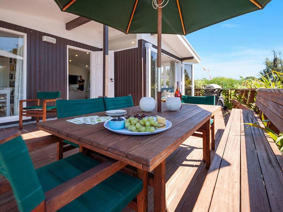 Wharewaka Hideaway - Wharewaka Holiday Home House in Taupo