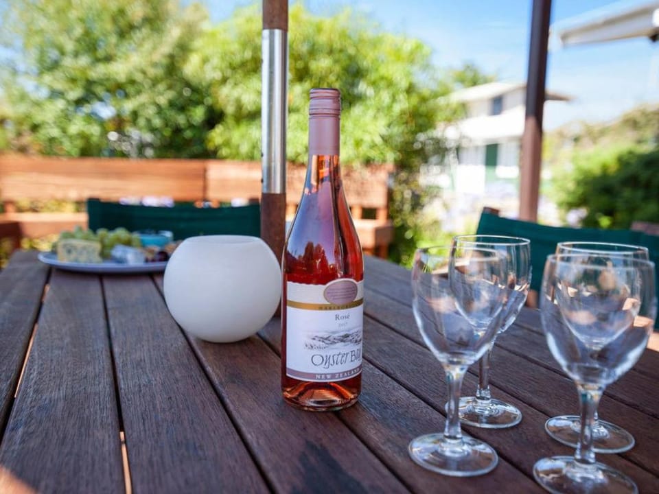 Wharewaka Hideaway - Wharewaka Holiday Home House in Taupo