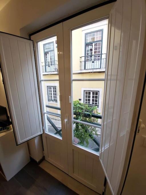 Studios of the Panteão, 1st floor Apartment in Lisbon