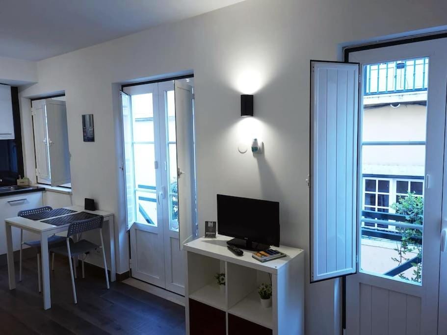 Studios of the Panteão, 1st floor Apartment in Lisbon