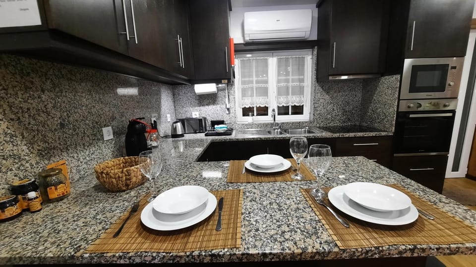 Coffee/tea facilities, Kitchen or kitchenette, Dining area, minibar, pet friendly, stove, toaster