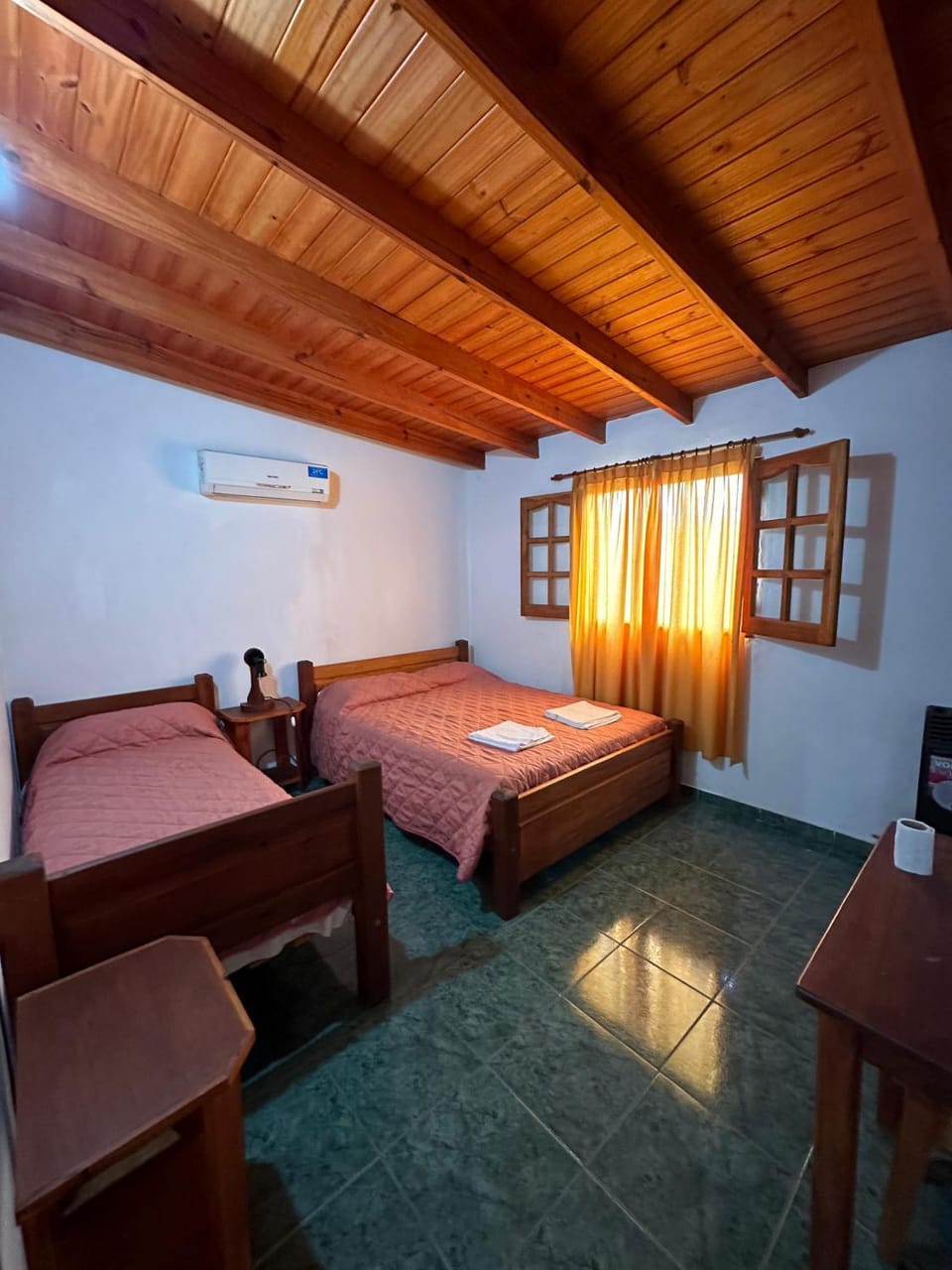 Bed, Photo of the whole room, Bedroom, air conditioner