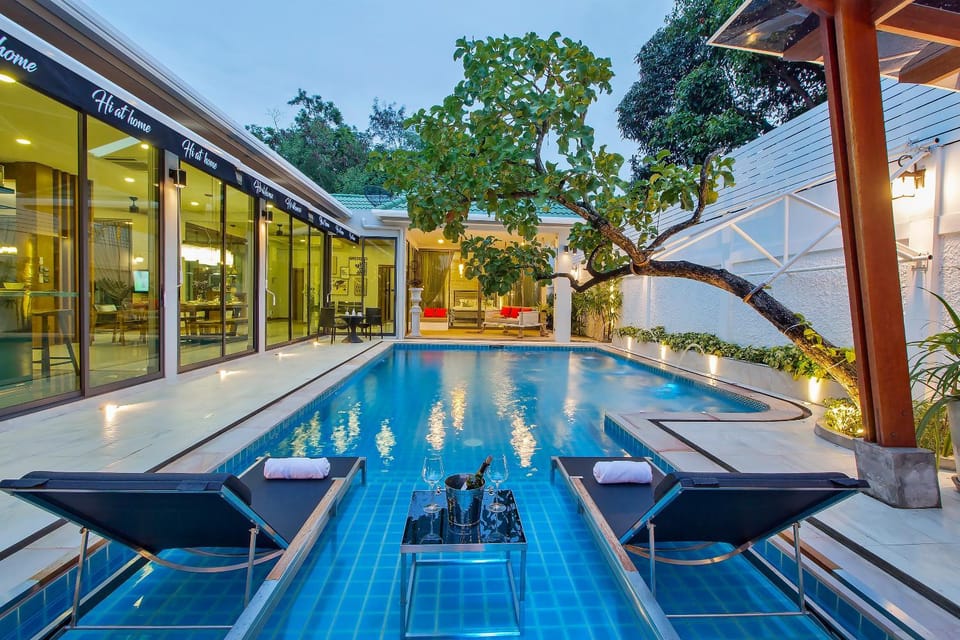 Day, Pool view, Swimming pool, sunbed