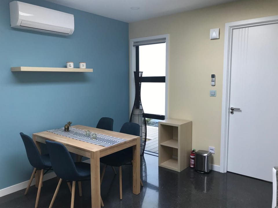 Kitchen or kitchenette, Living room, Dining area, air conditioner