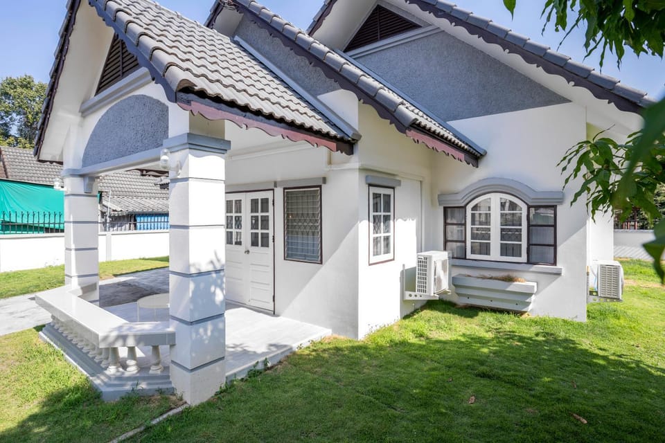 Property building, Patio, Facade/entrance, Day, Garden view