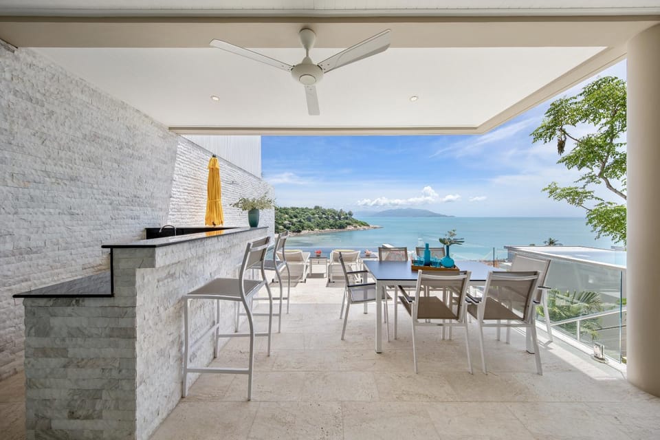 BEACHSIDE VILLA - B18 - at Bayside Luxury Villas Samrong Bay Beach, 4 BED 5 BATH, SEA & SUNSET VIEWS, only 200m walk to the Beach Villa in Ko Samui