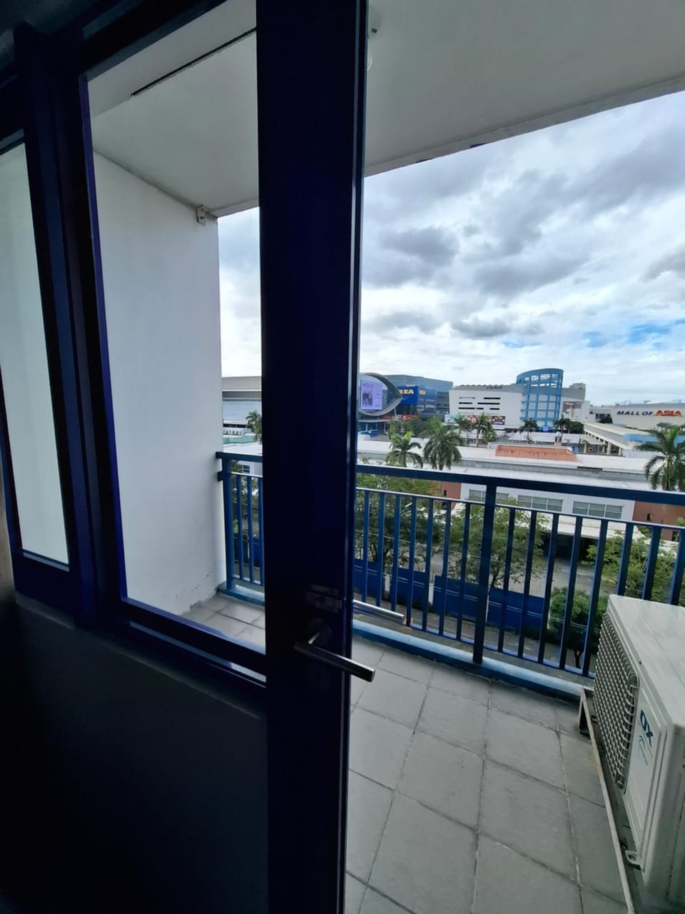 King of kings at SEA RESIDENCES Hotel in Pasay