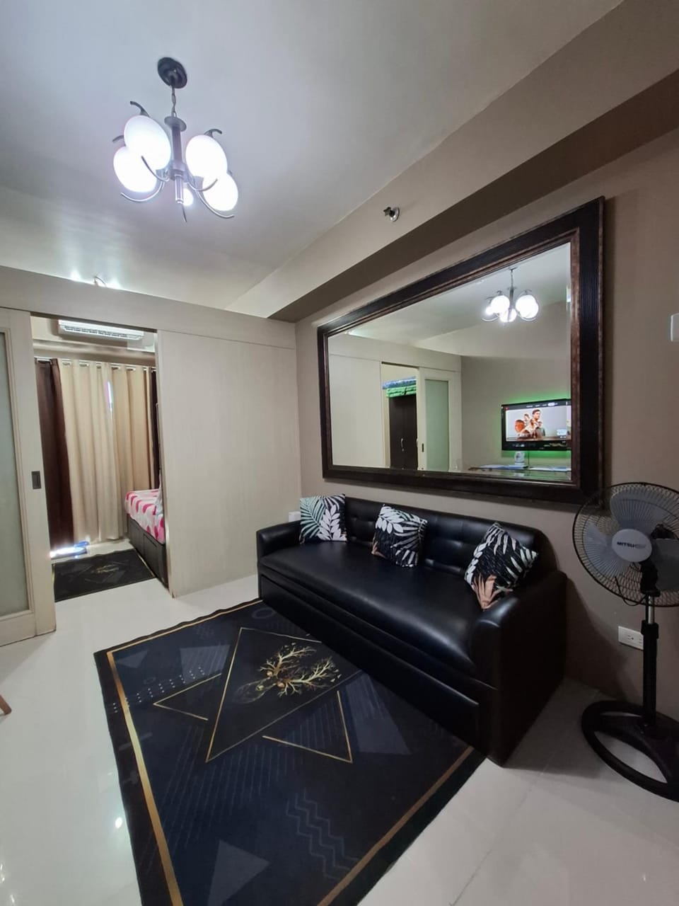 King of kings at SEA RESIDENCES Hotel in Pasay