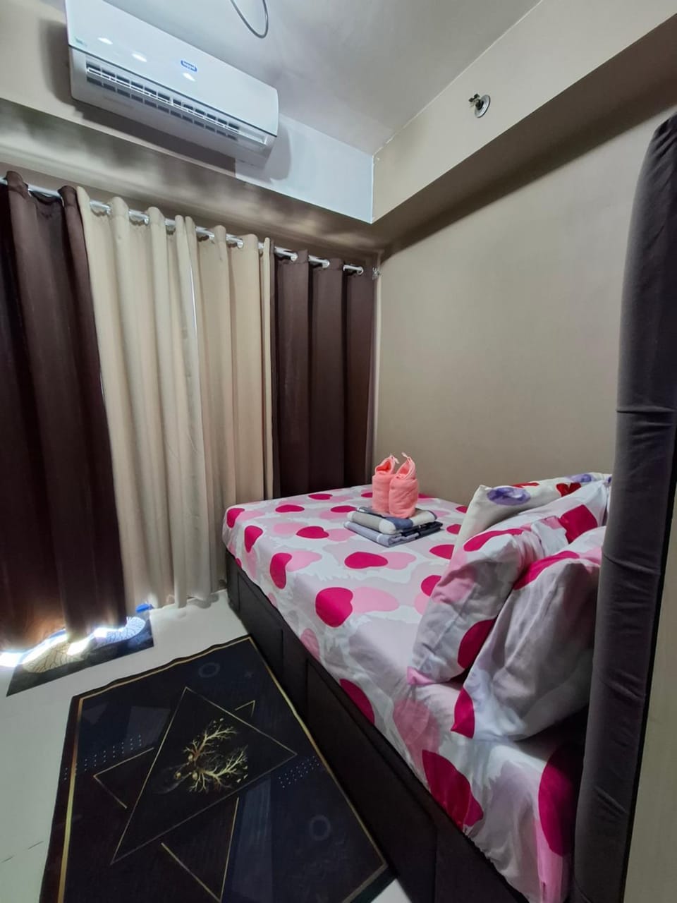 King of kings at SEA RESIDENCES Hotel in Pasay