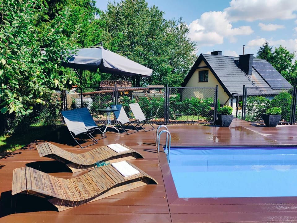 Garden view, Pool view, Swimming pool, sunbed