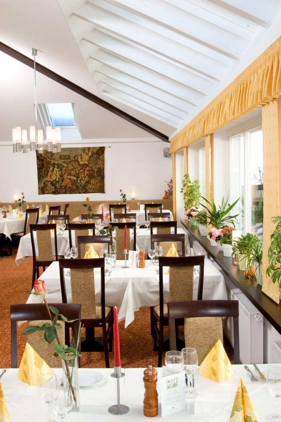 Restaurant/places to eat, Restaurant/places to eat, Food and drinks, Banquet/Function facilities