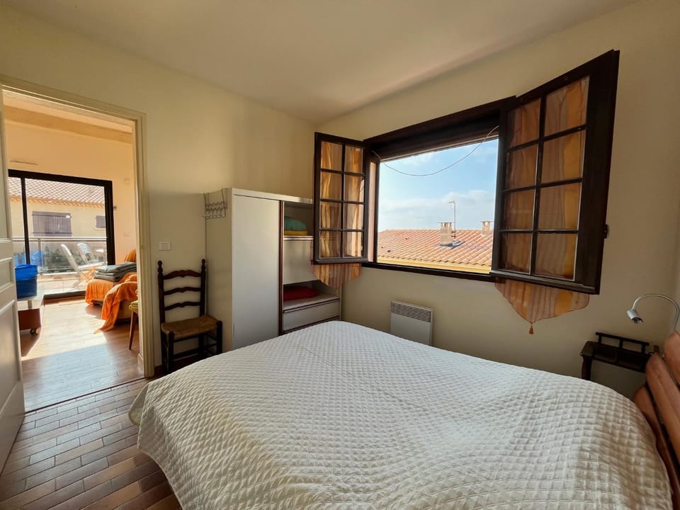 VUE MER Maison individuelle 30 m de la plage 4 chambres 10 couchages jardin parking LXRM26 Villa in Portiragnes