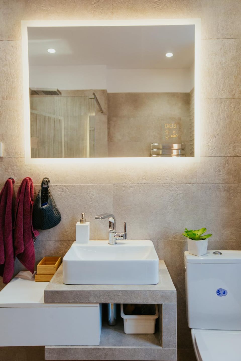 Color Apartments Corneliu Coposu 1A street Apartment in Bucharest