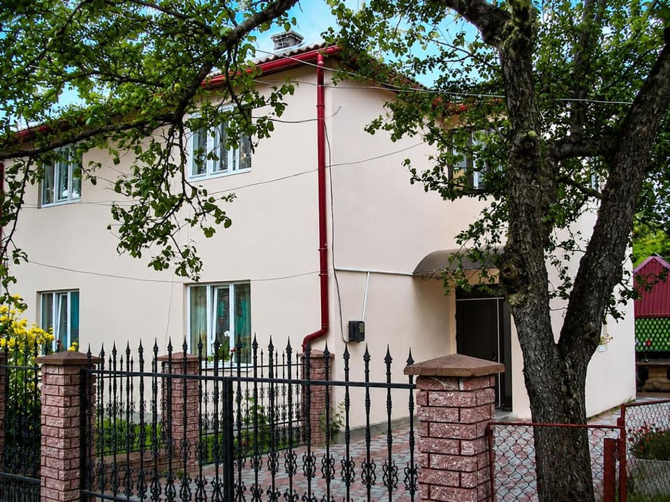 Хостел в Карпатах Bed and Breakfast in Ukraine