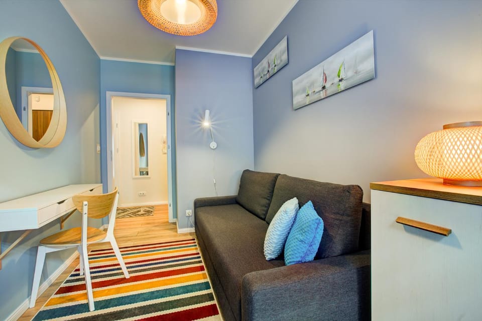 Bedroom, cot