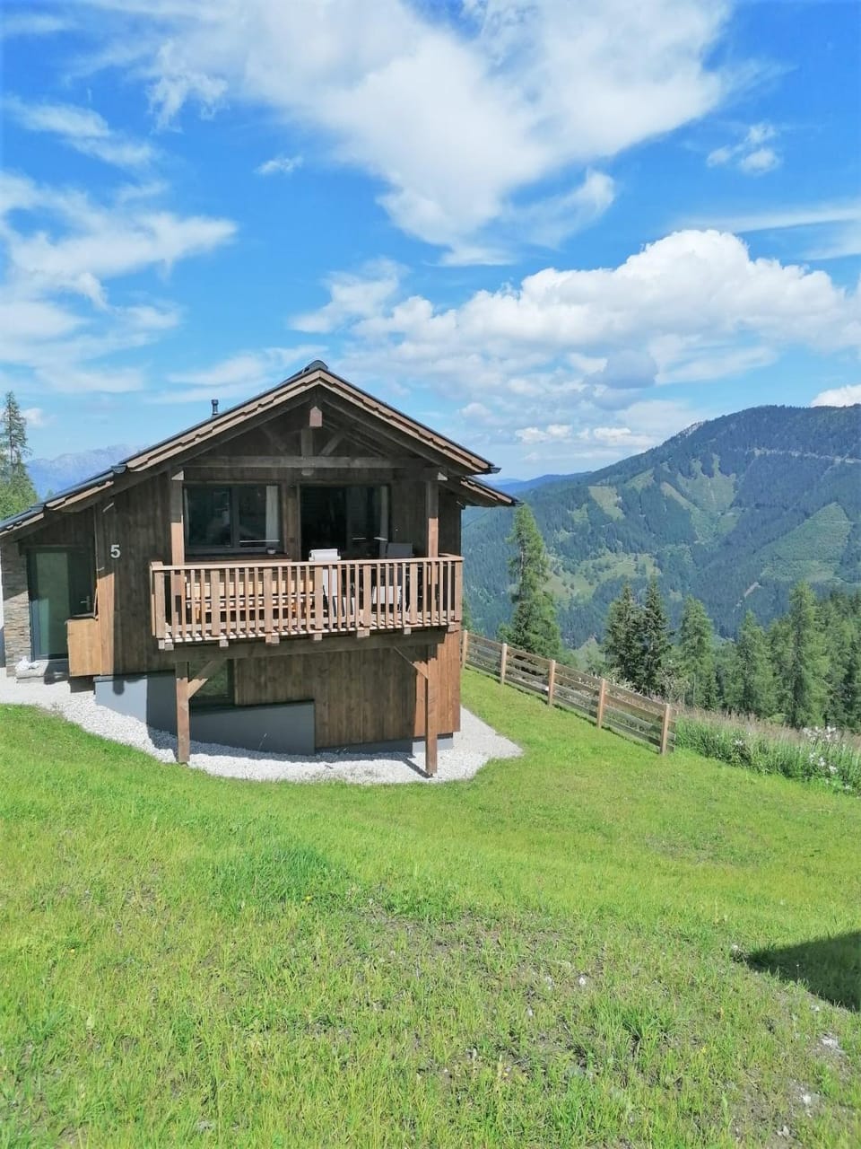 Almresort Sommerschnee Chalet in Salzburgerland