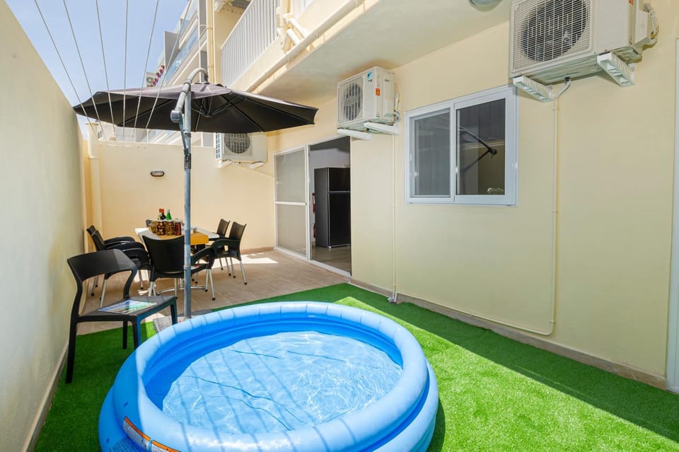 Property building, Balcony/Terrace