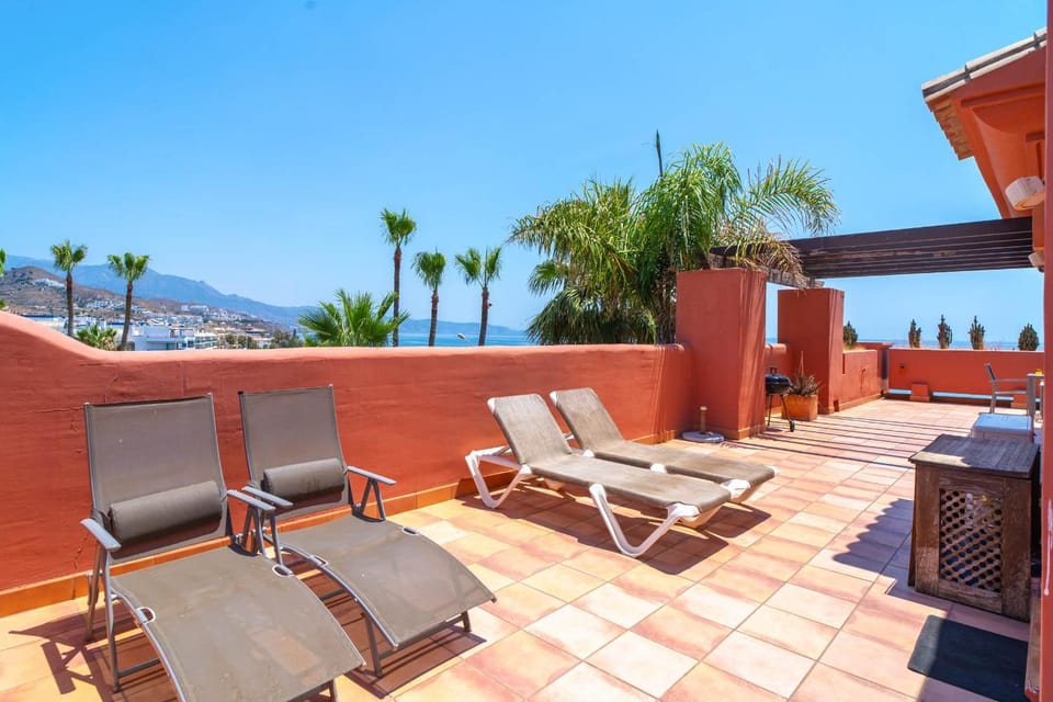 Penthouse Luxury Faro Casasol Apartment in Río de Torrox