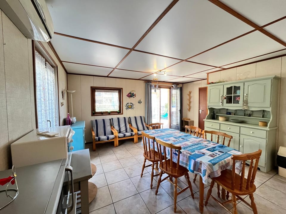 Domaine de vacances TAMARIS, à 600m de la plage, villa 3 chambres et séjour clic clac, wifi, cuisine climatisée, 7 couchages animations et piscines en supplément - LRTAMS10 Villa in Portiragnes