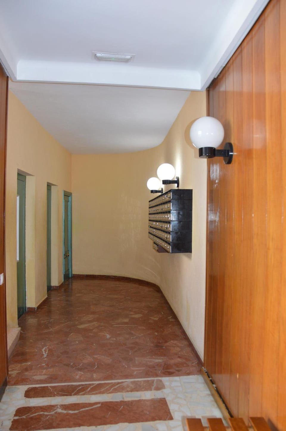 Facade/entrance