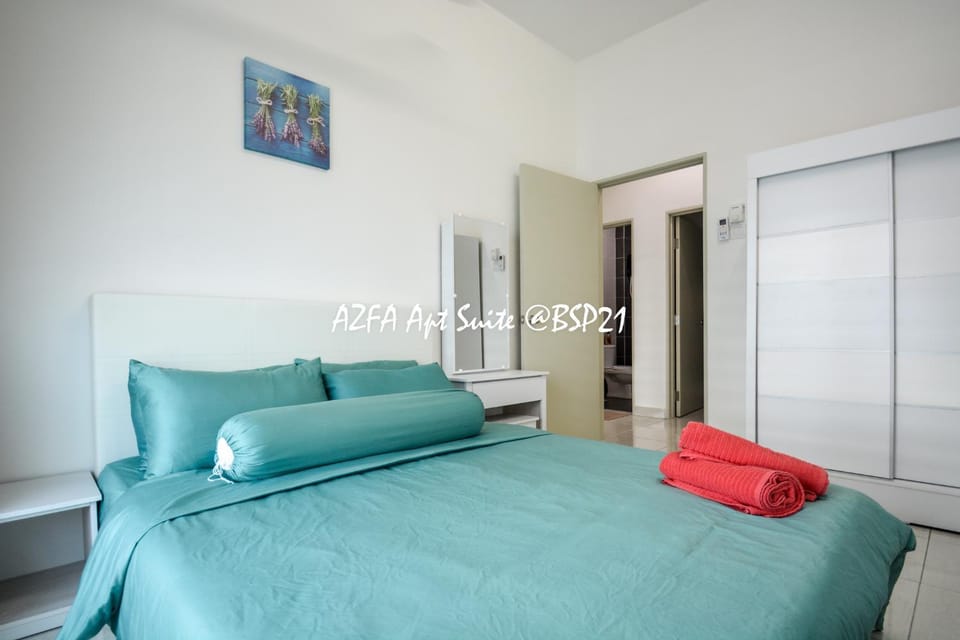 Bed, Photo of the whole room, Bedroom, towels, wardrobe