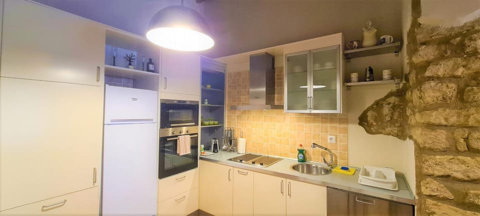 Kitchen or kitchenette, kitchen
