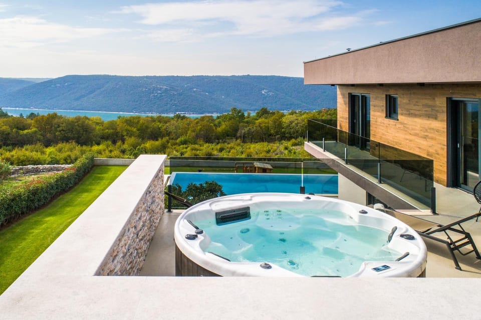 Hot Tub, Sea view