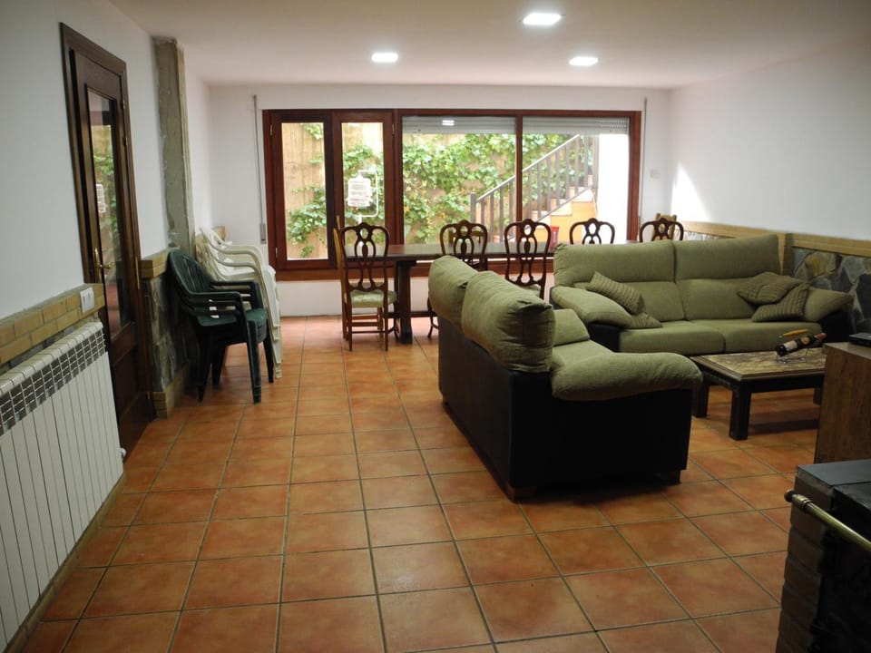 VIVIENDA TURÍSTICA LOS OLIVOS Country House in Navarre