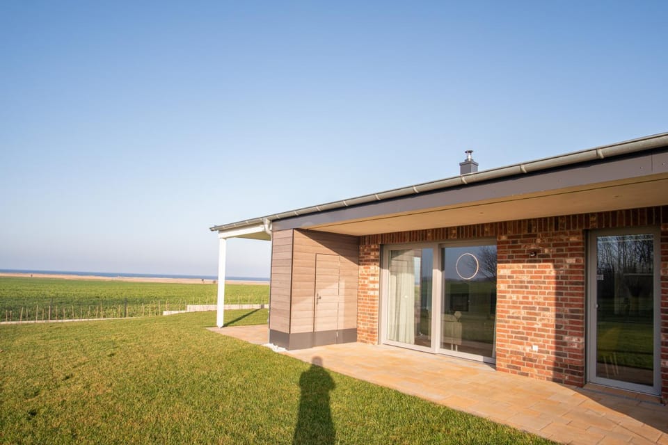 Facade/entrance, Garden